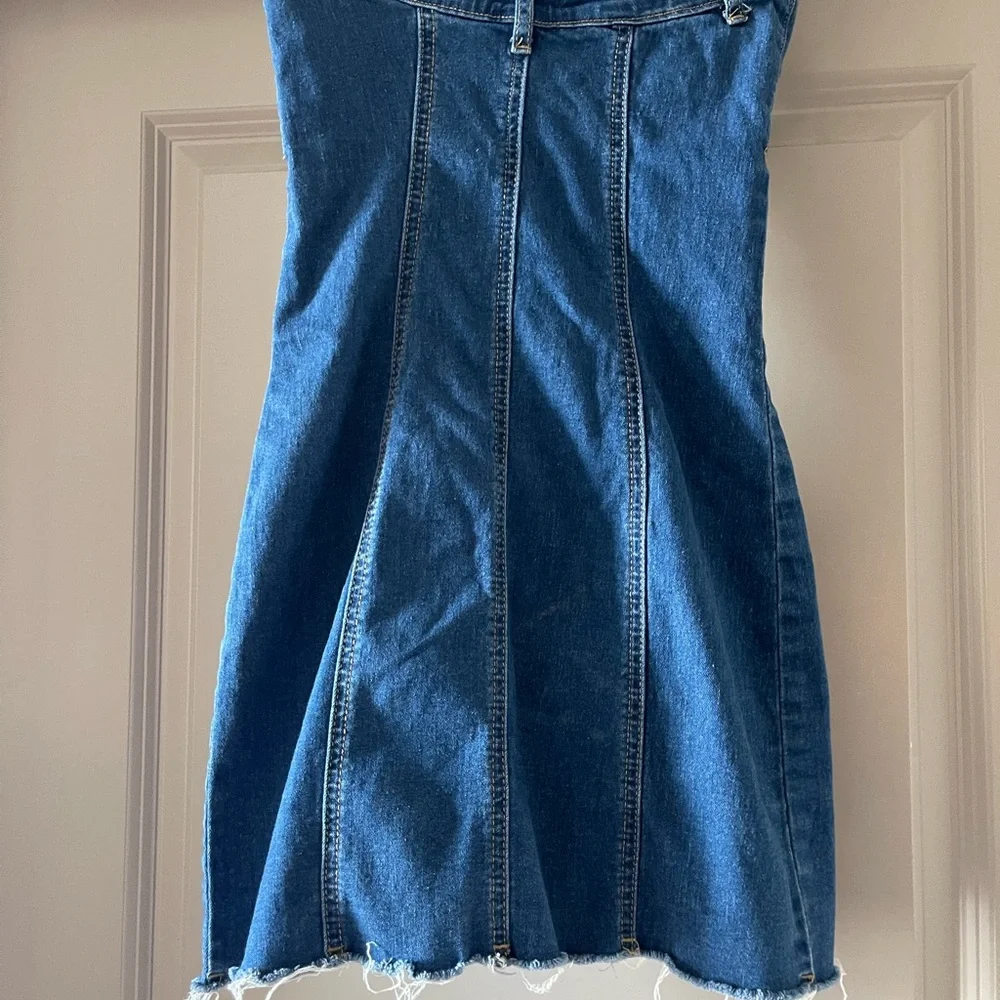 Edikted Strapless Denim Mini Dress in Indigo Blue - Picture 4 of 4